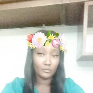 Meet your Posher, Desiree